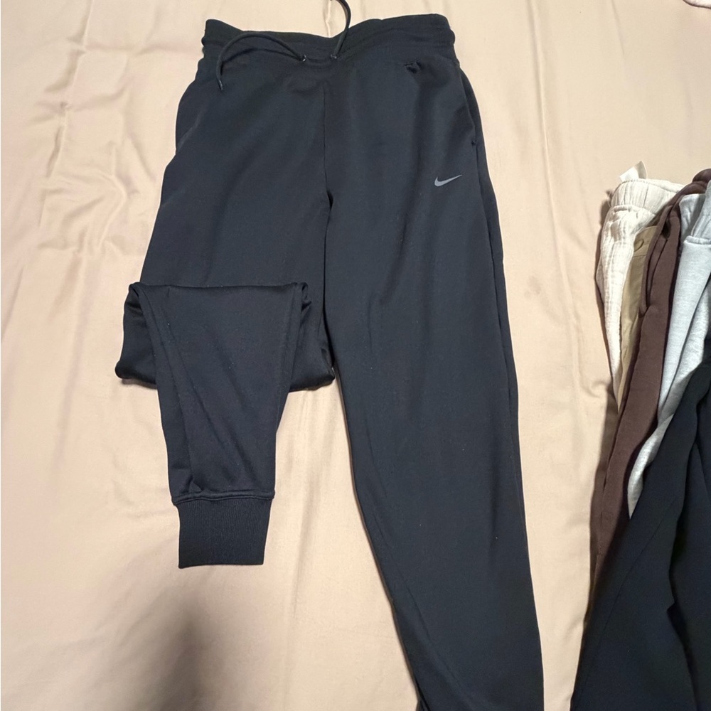 Nike Black Therma-FIT Fleece Sweatpants